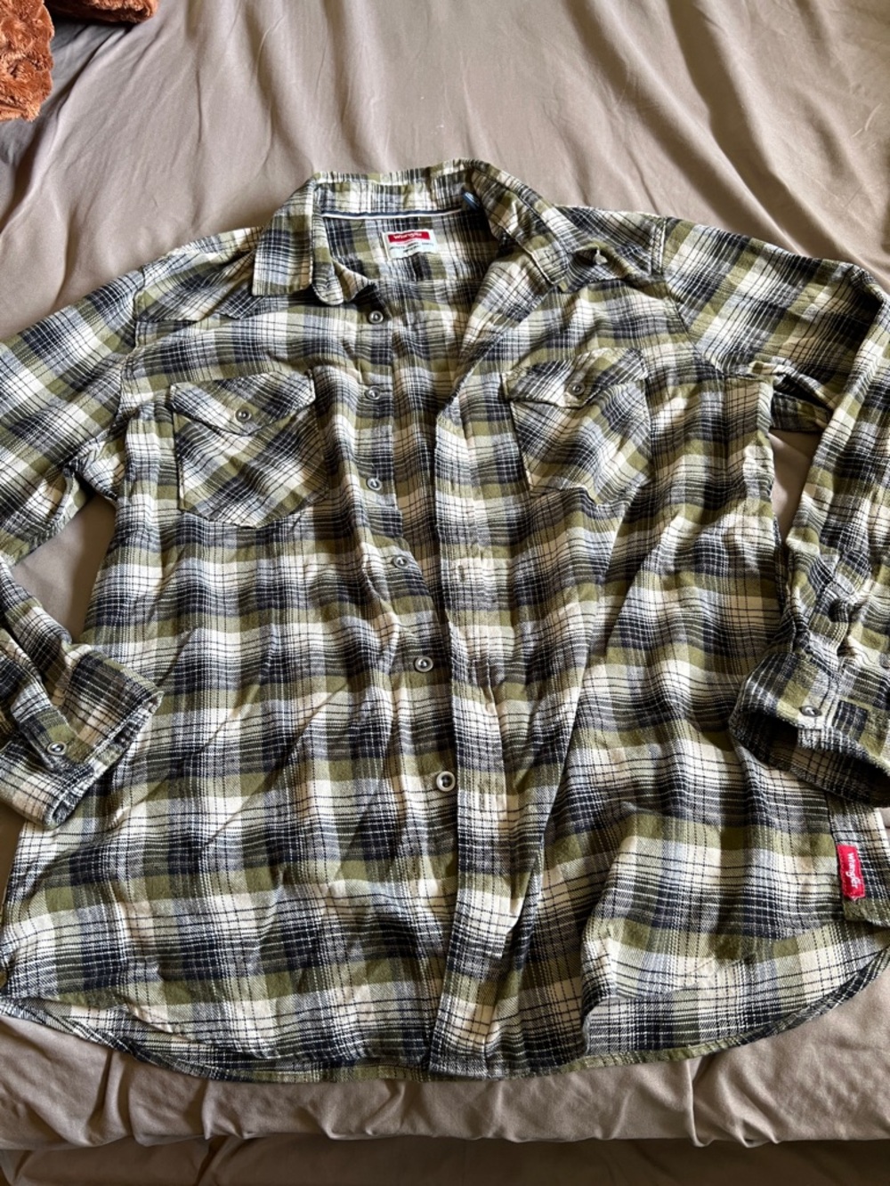 Wrangler men’s flannel button up